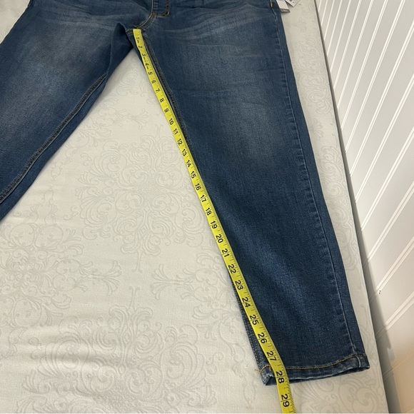 NWT Time and Tru Women's Maternity Over Belly Band Skinny Jeans Band Size large - Picture 11 of 12